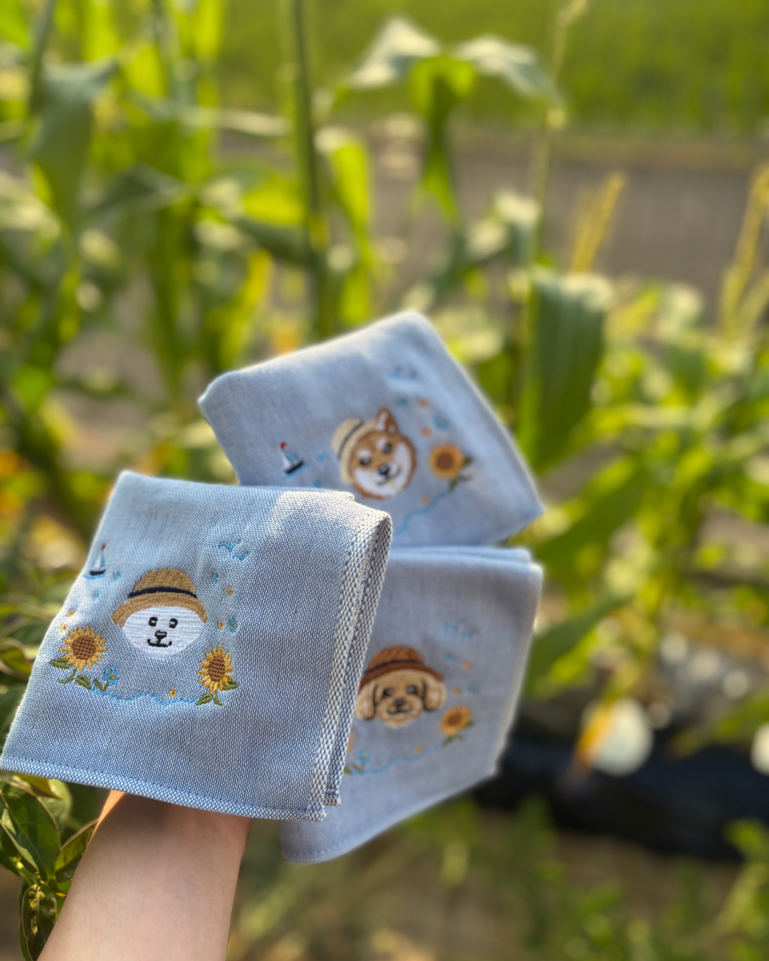 夏限定の刺繡ハンカチ