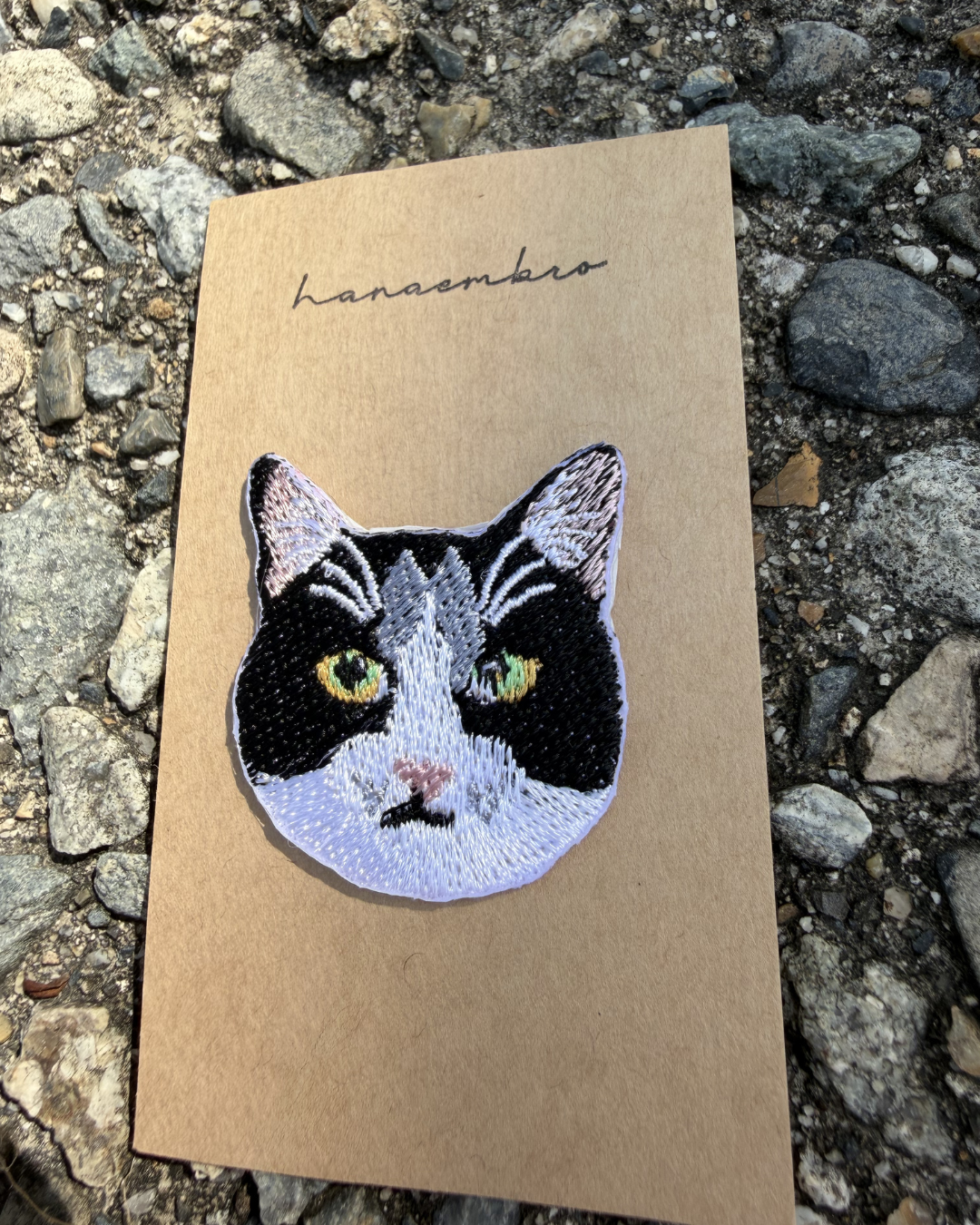 黒白猫の刺繡ワッペン