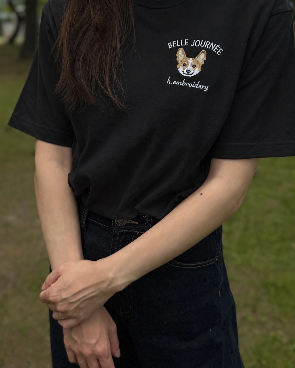 コーギーの刺繡Tシャツ
