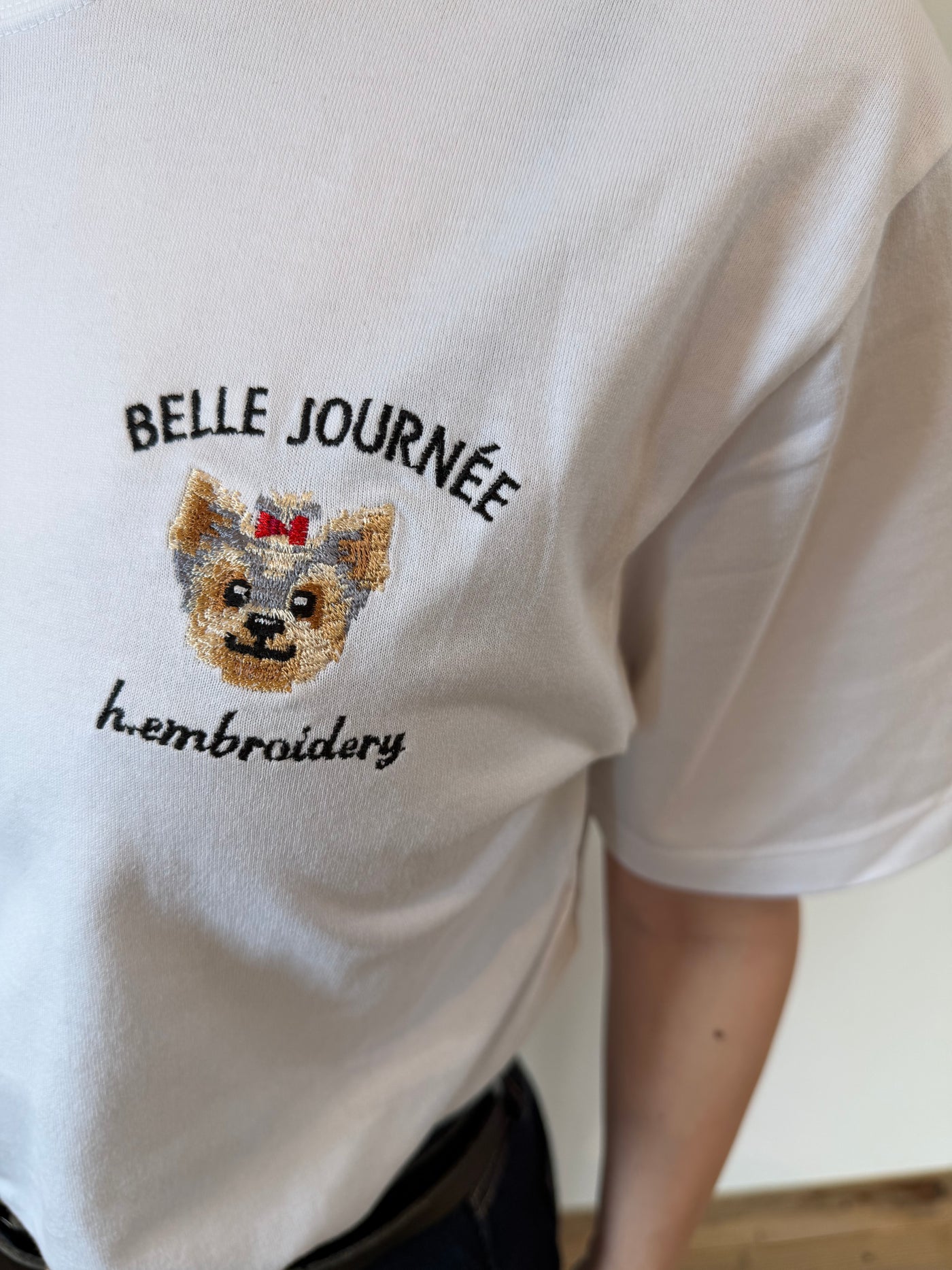 ヨークシャテリアの刺繡Tシャツ ブラック