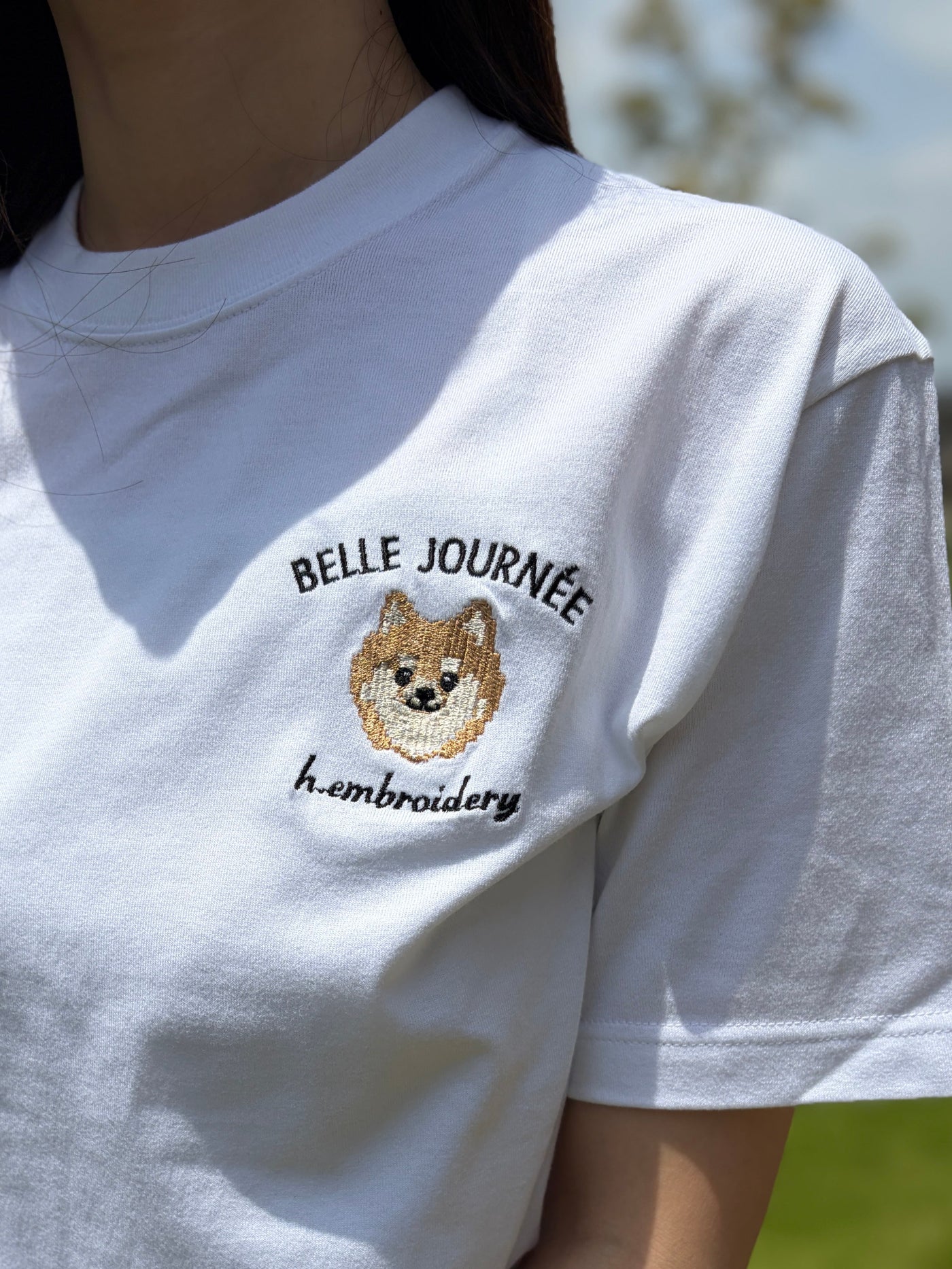 ポメラニアンの刺繡Tシャツ
