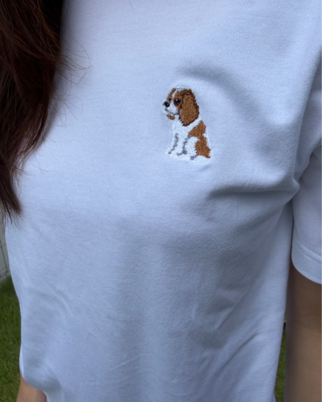 キャバリア《おすわり》刺繡Tシャツ