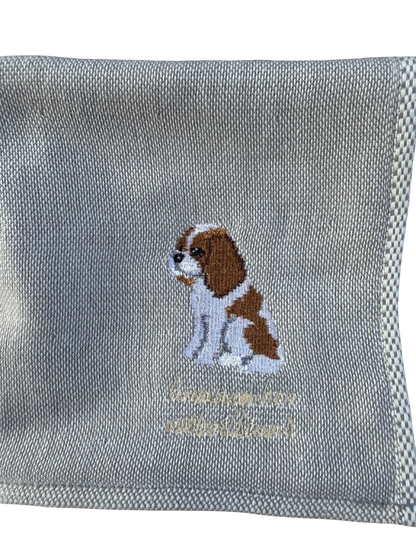 キャバリア《おすわり》の刺繡ハンカチ