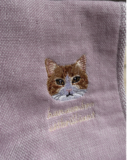 茶トラ猫の刺繡ハンカチ