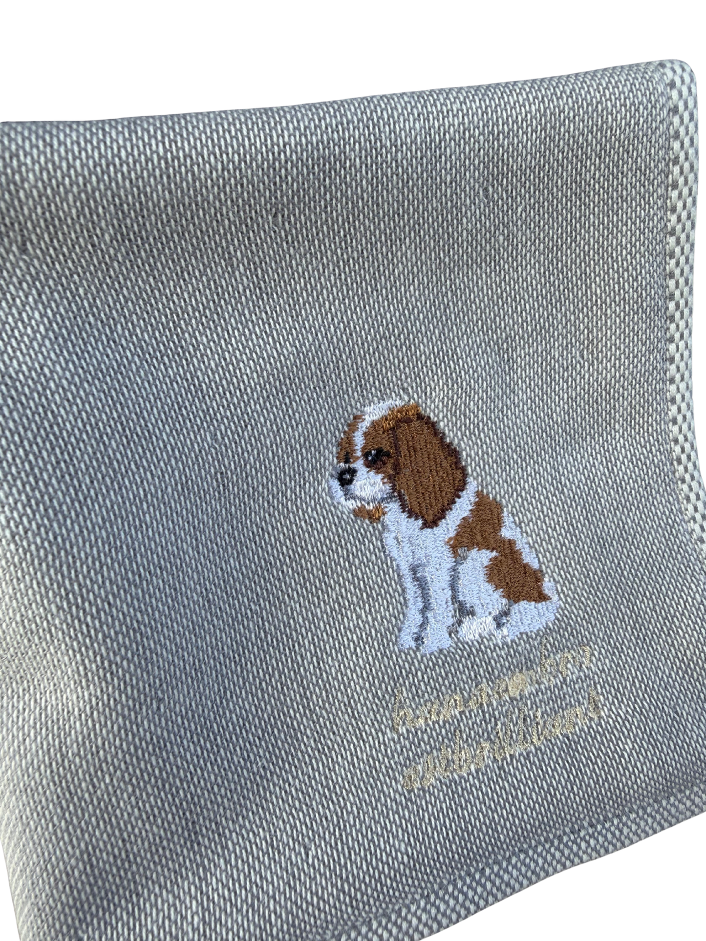 キャバリア《おすわり》の刺繡ハンカチ