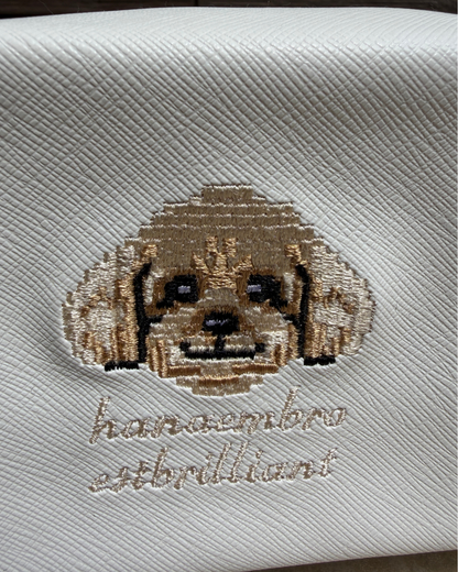トイプードルの刺繡ポーチ