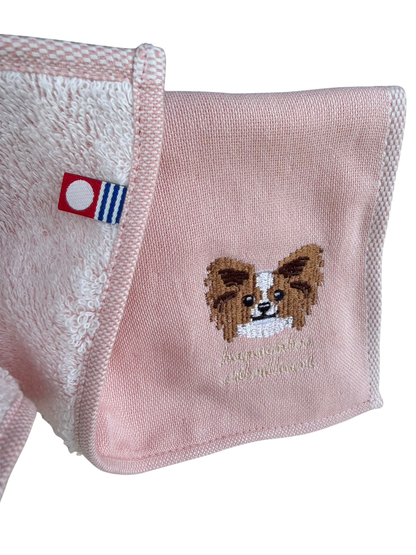 パピヨンの刺繍ハンカチ