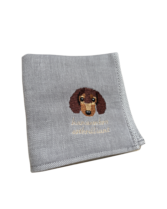 ダックスフンドの刺繡ハンカチ