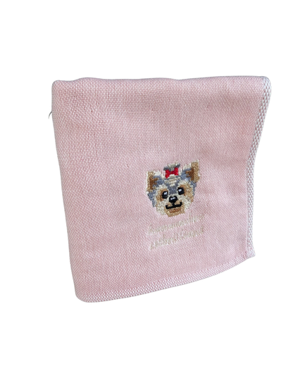 ヨークシャテリアの刺繡ハンカチ