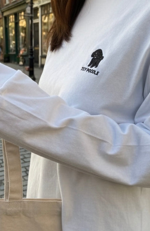 トイプードルのワンポイント刺繡ロングTシャツ (ブラック)