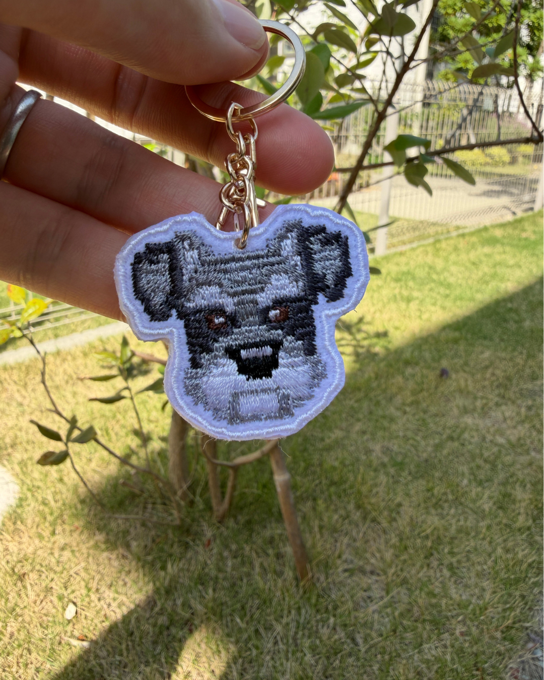 シュナウザーの刺繡キーチャーム