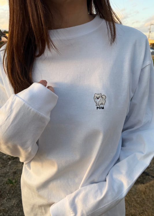 ポメラニアンのワンポイント刺繡ロングTシャツ(ホワイト)