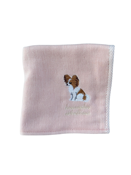 パピヨン《おすわり》の刺繡ハンカチ