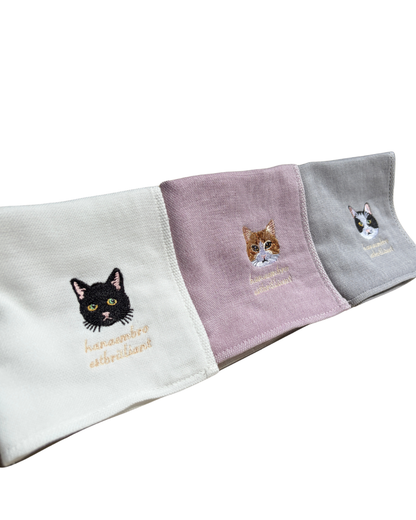 黒白(はちわれ)猫の刺繡ハンカチ