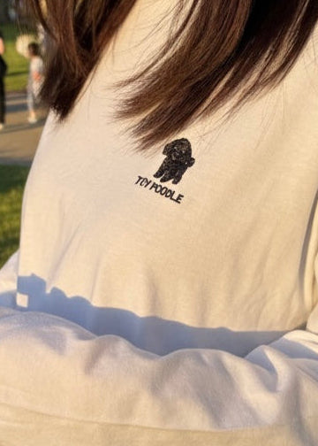 トイプードルのワンポイント刺繡ロングTシャツ (ブラック)