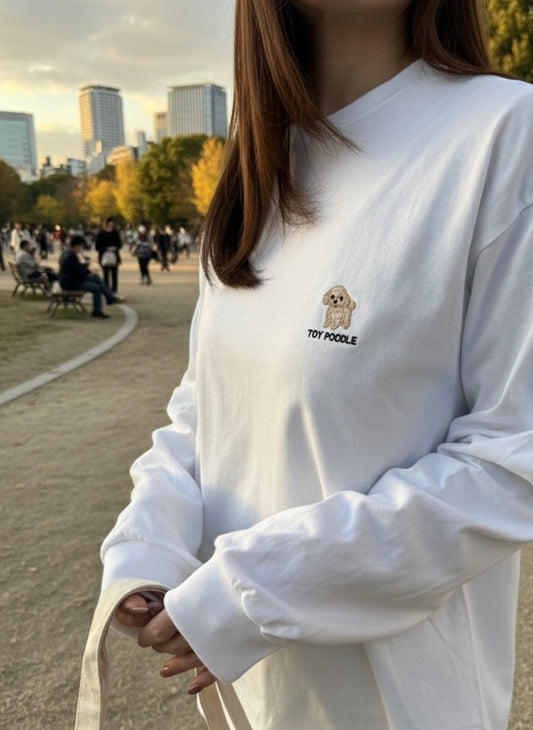 トイプードルのワンポイント刺繡ロングTシャツ (アプリコット)
