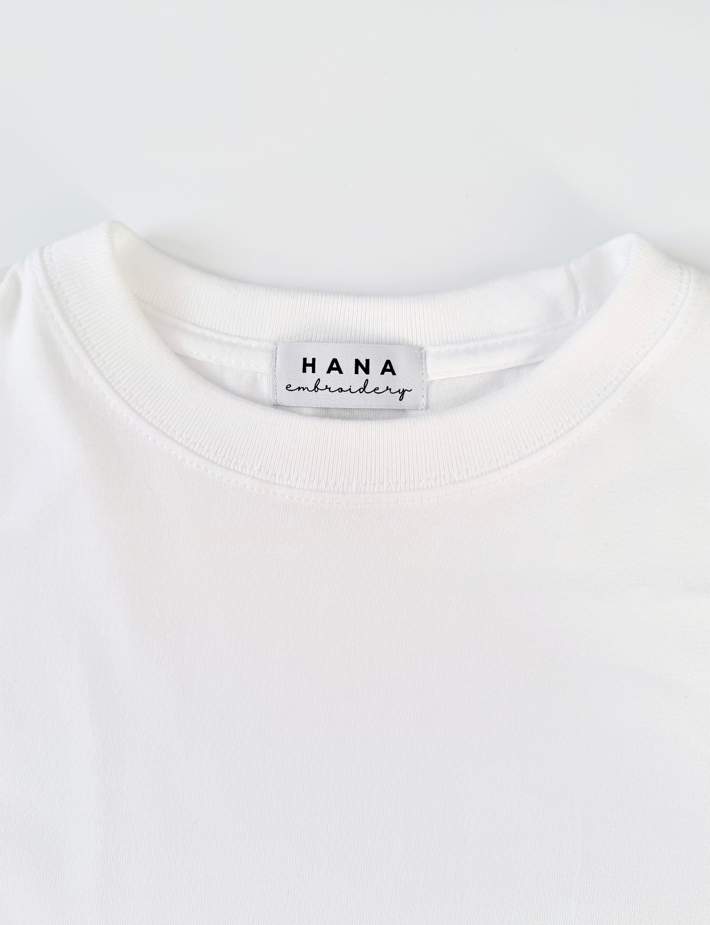 トイプードルのワンポイント刺繡ロングTシャツ (ブラウン)