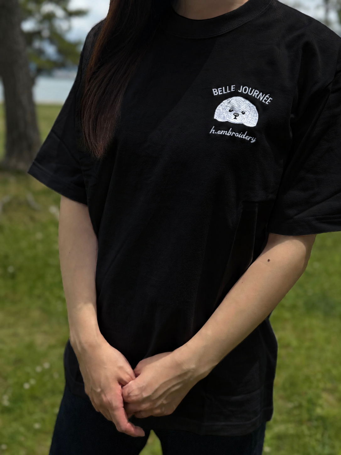 マルチーズの刺繡Tシャツ