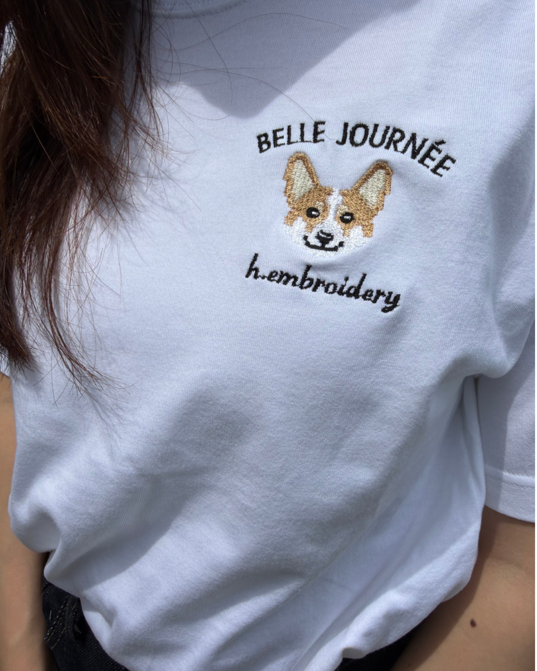 コーギーの刺繡Tシャツ