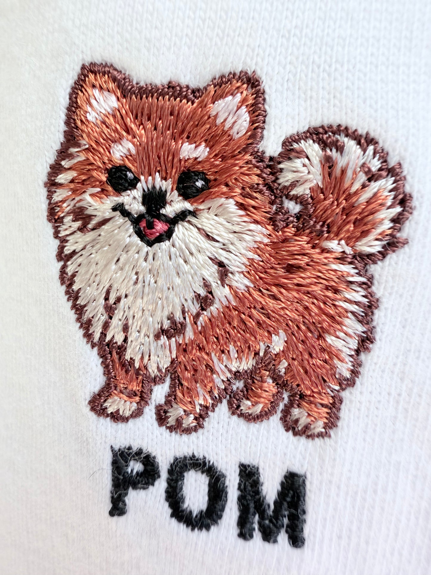 ポメラニアンのワンポイント刺繡ロングTシャツ(オレンジ)