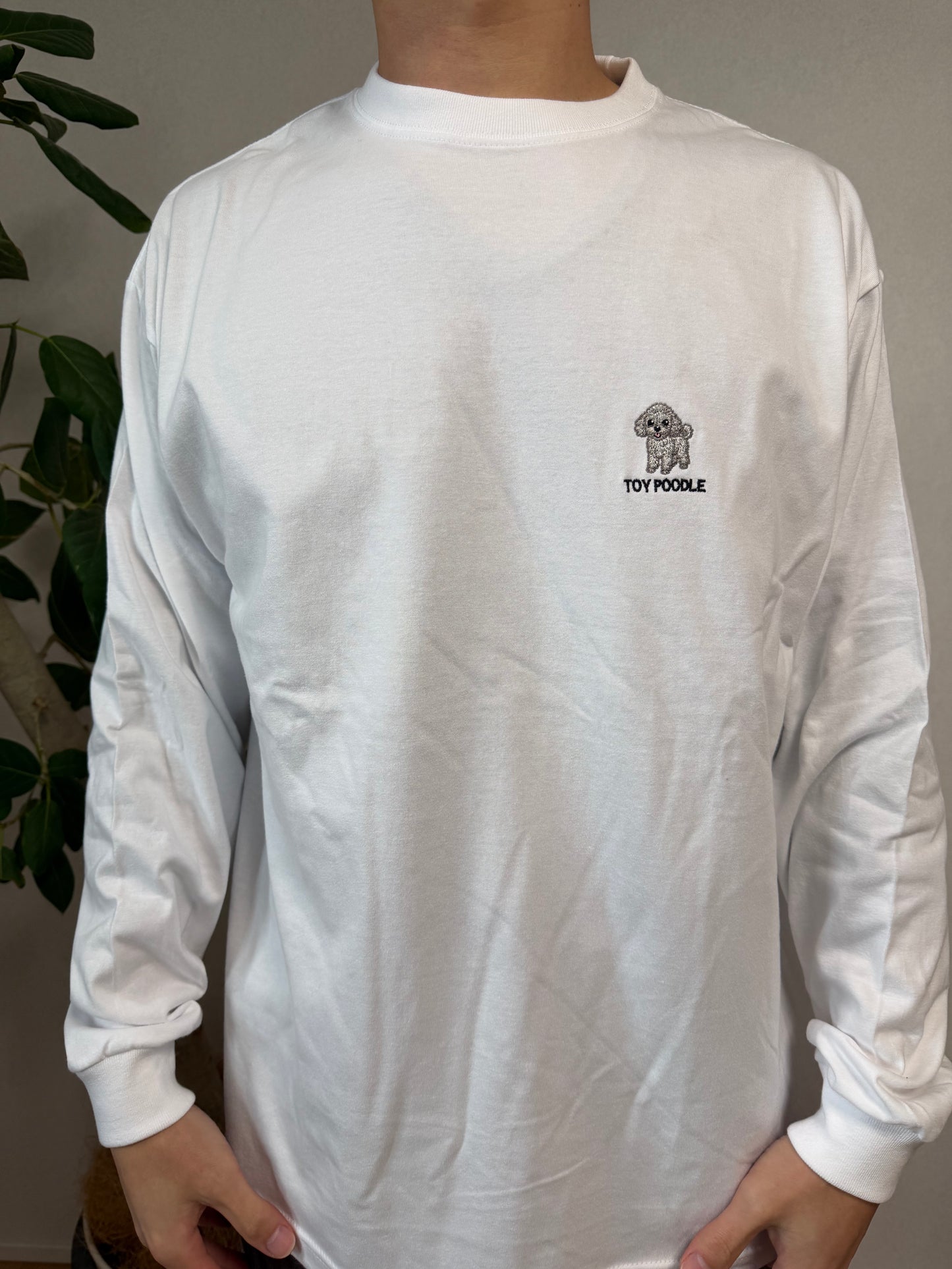 トイプードルのワンポイント刺繡ロングTシャツ(シルバー)