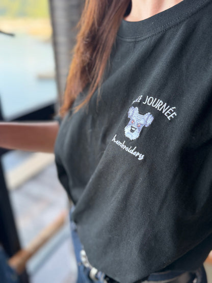 シュナウザーの刺繡Tシャツ
