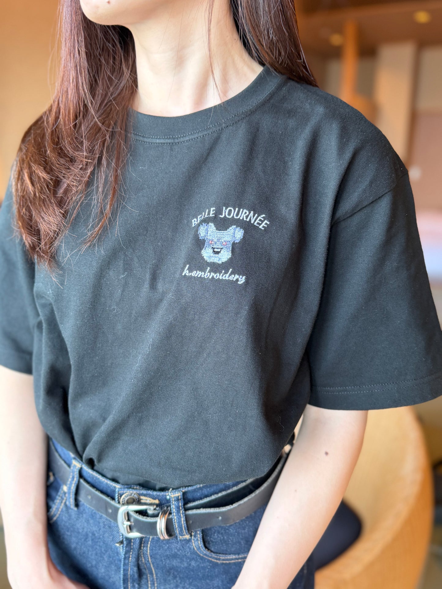 シュナウザーの刺繡Tシャツ
