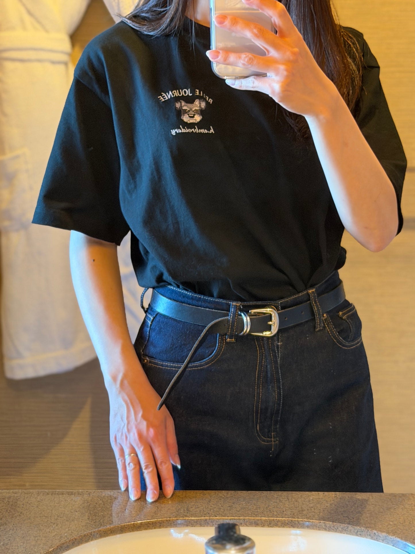 シュナウザーの刺繡Tシャツ