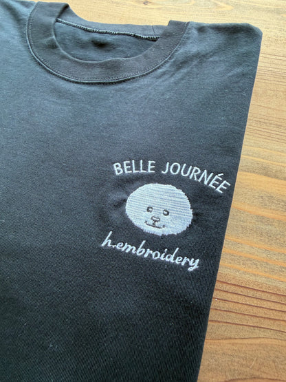 ビションフリーゼの刺繡Tシャツ