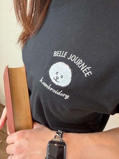 ビションフリーゼの刺繡Tシャツ