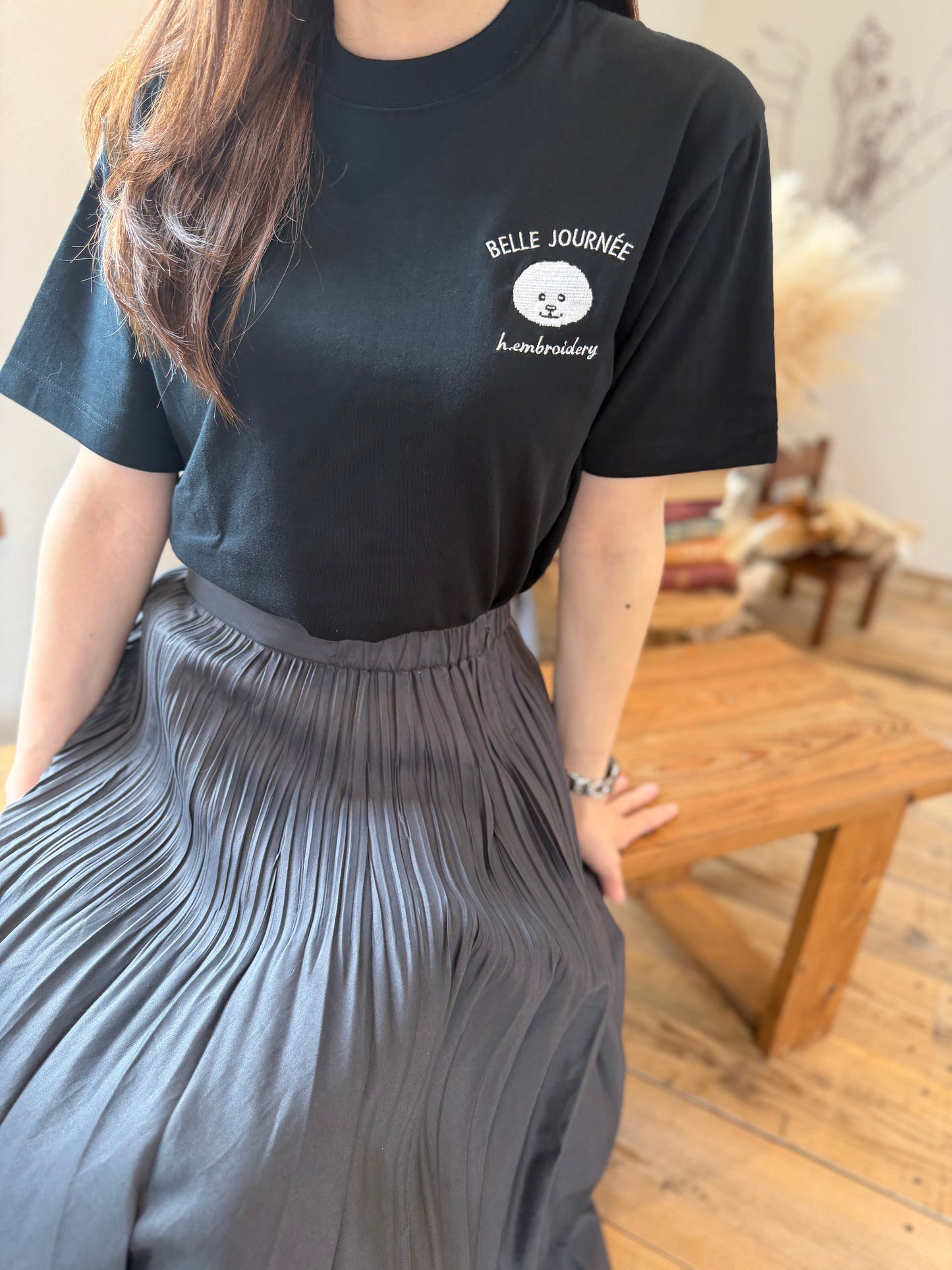 ビションフリーゼの刺繡Tシャツ