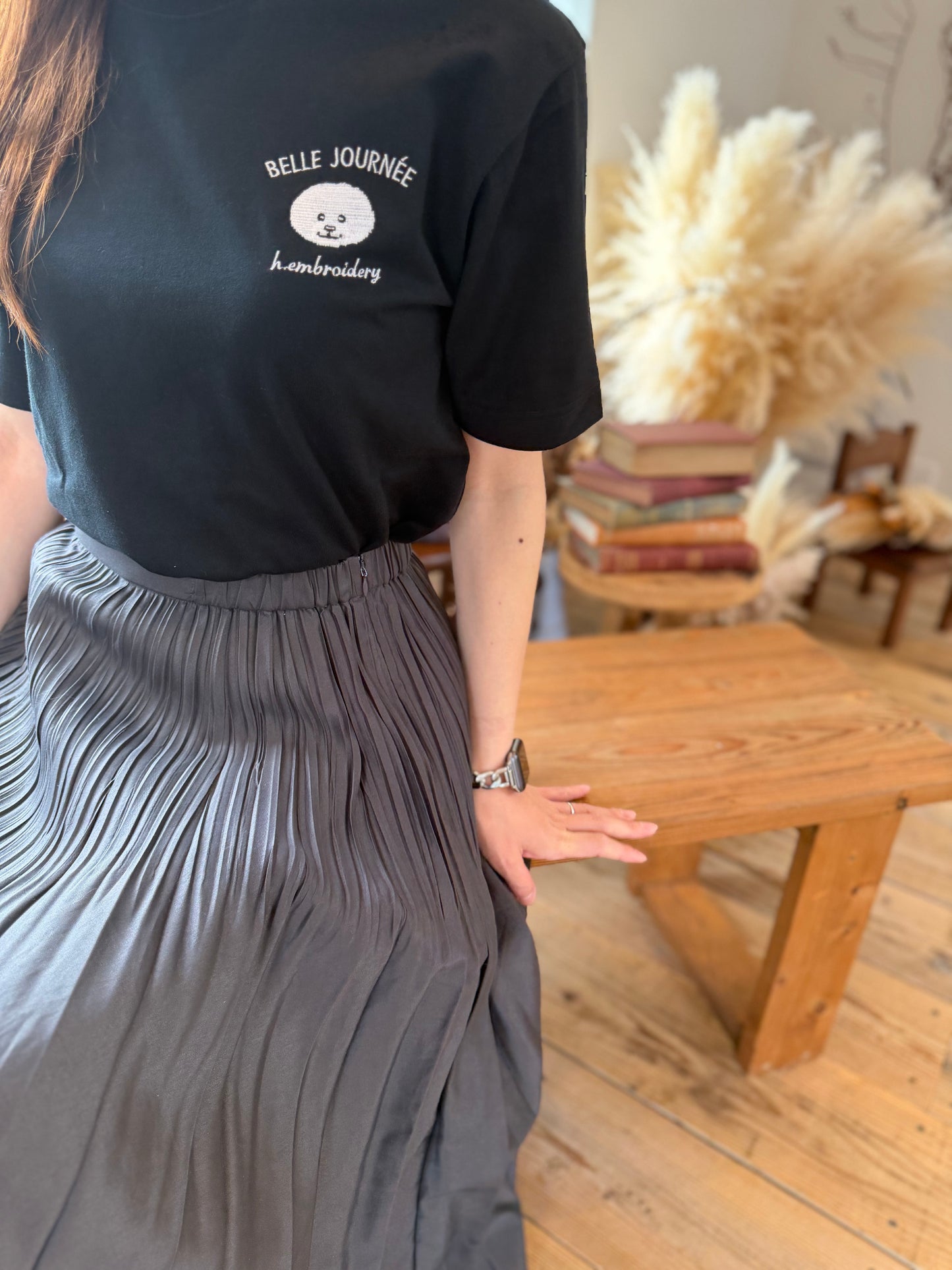 ビションフリーゼの刺繡Tシャツ
