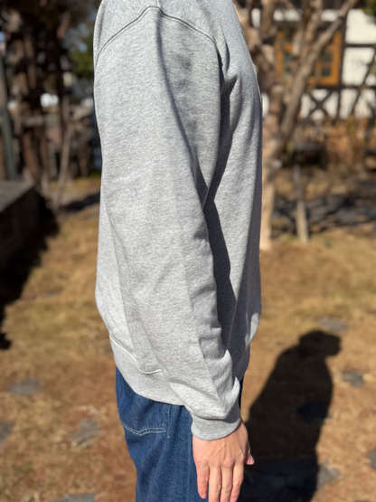 春の木漏れ日を追いかけて(馬の刺繡スウェット)
