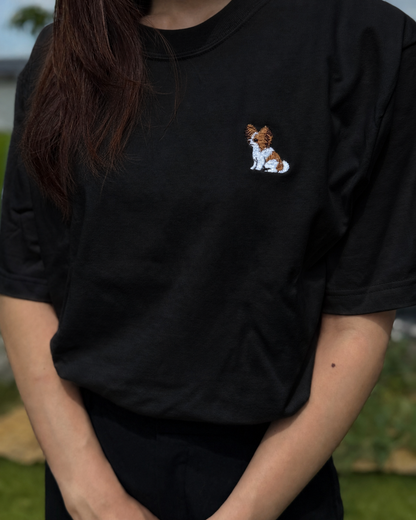 パピヨン《おすわり》刺繡Tシャツ