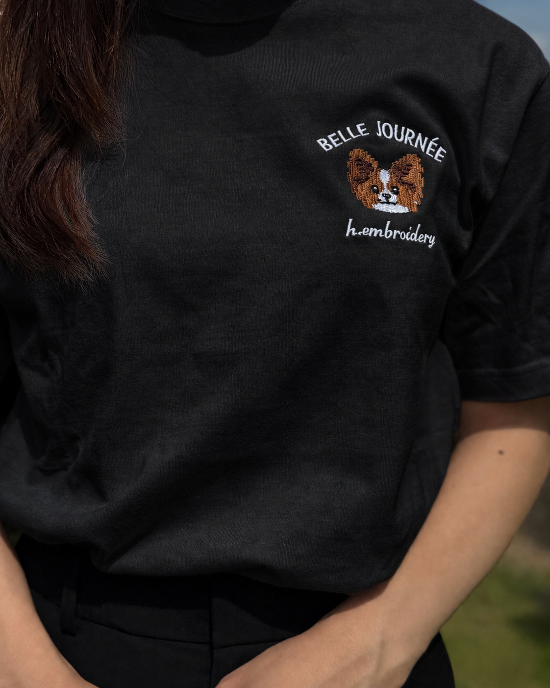パピヨンの刺繡Tシャツ