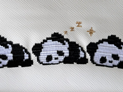 スヤスヤパンダ　ポーチ（パンダの刺繍ポーチ）
