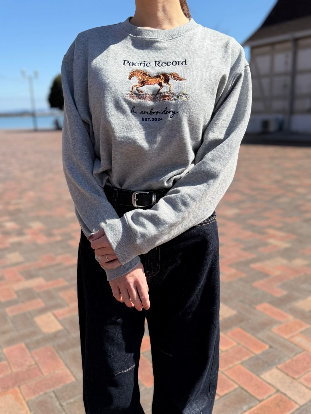 全身グレー