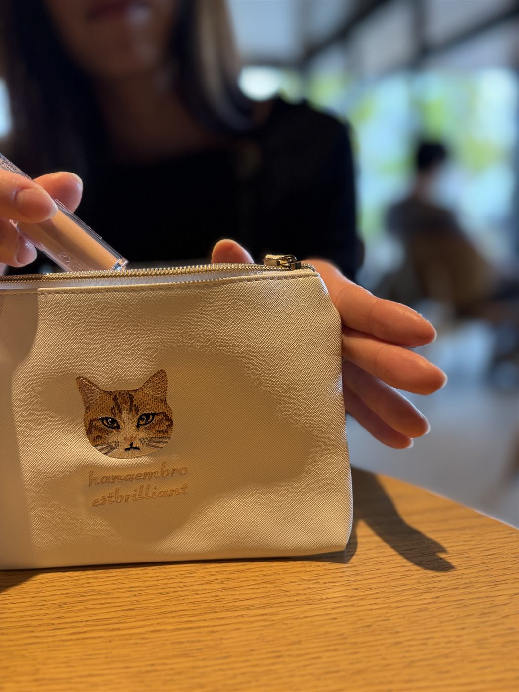 お茶の時間、机のすみに。