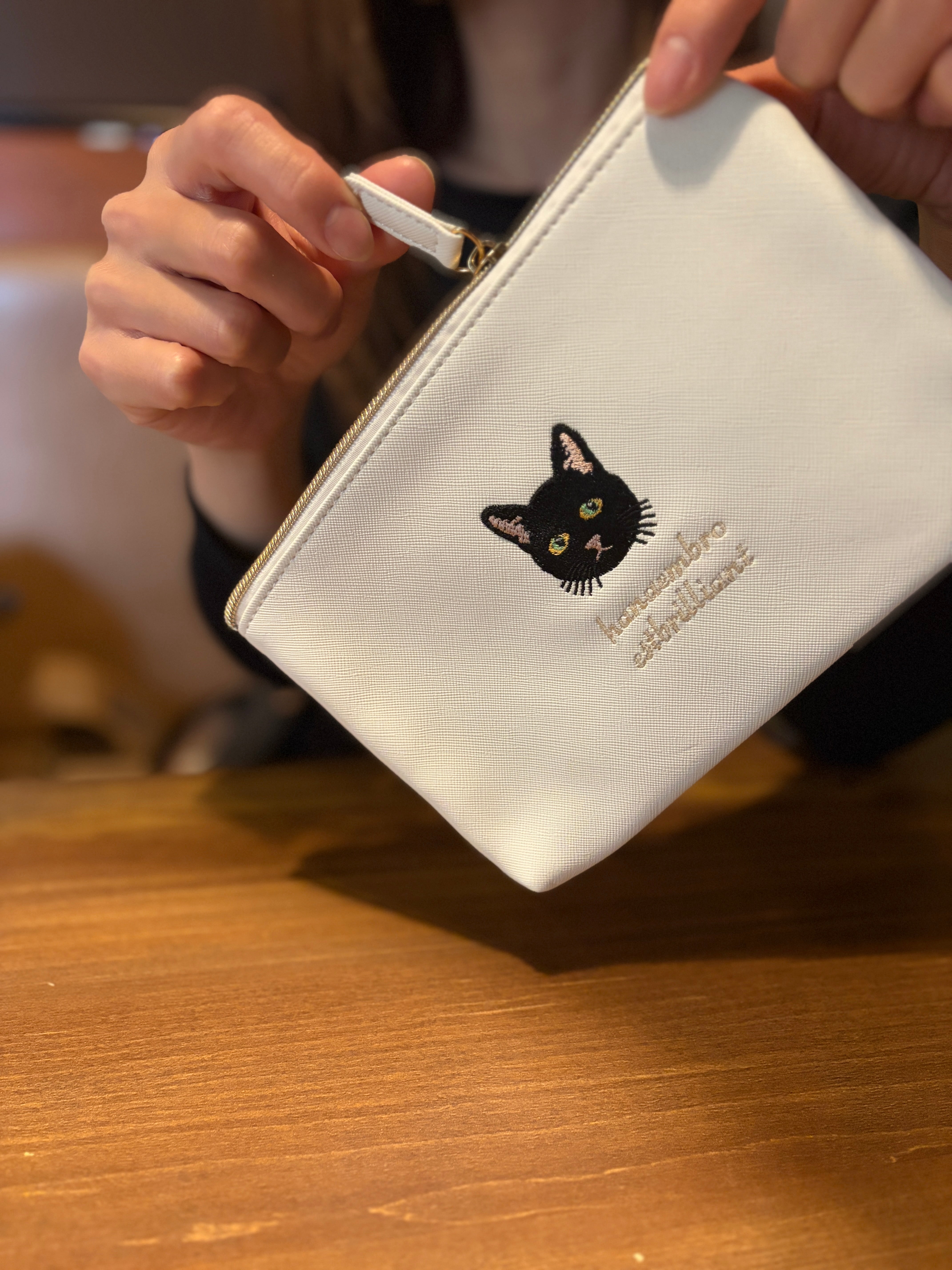 カフェで開く刺繍ポーチ